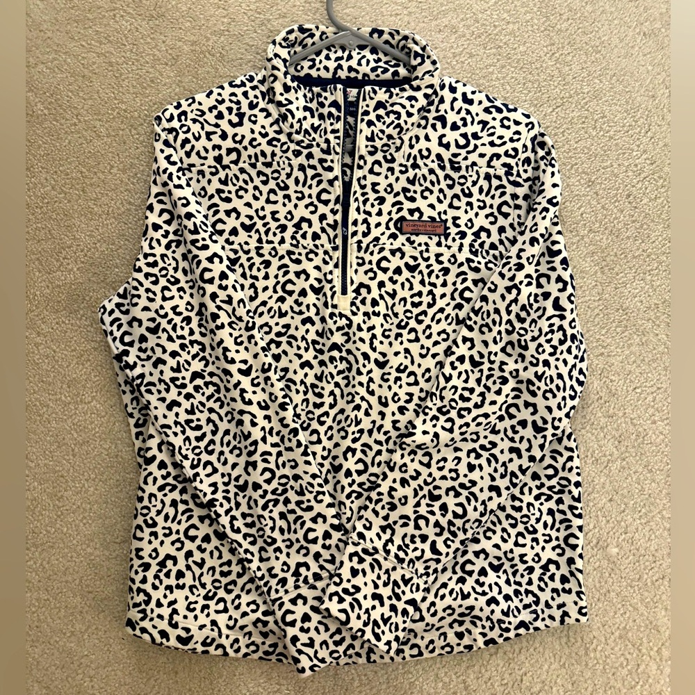 Women’s Vineyard Vines Leopard Print Quarter Zip Shep Shirt Large
